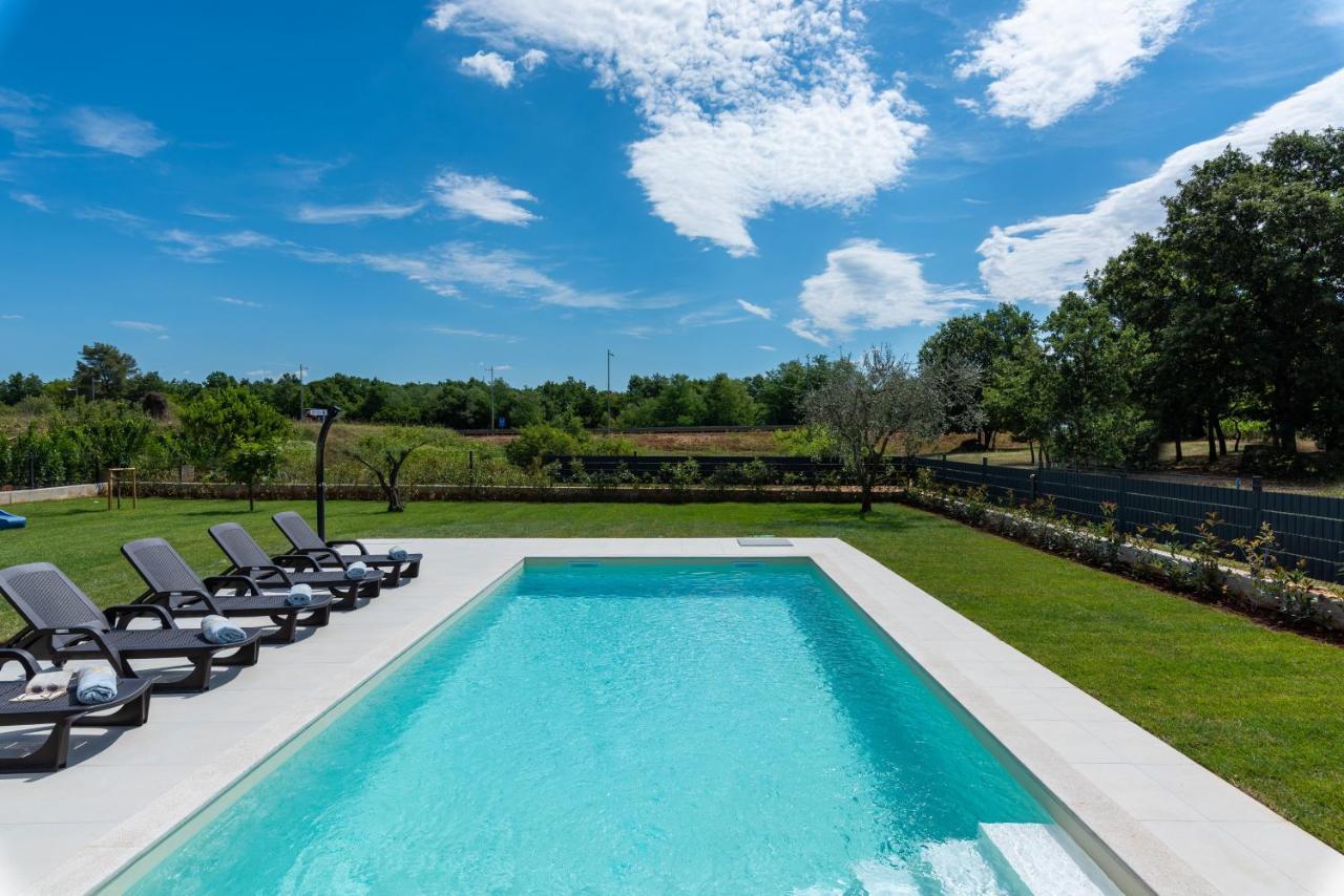 Villa Dafna Porec Bagian luar foto