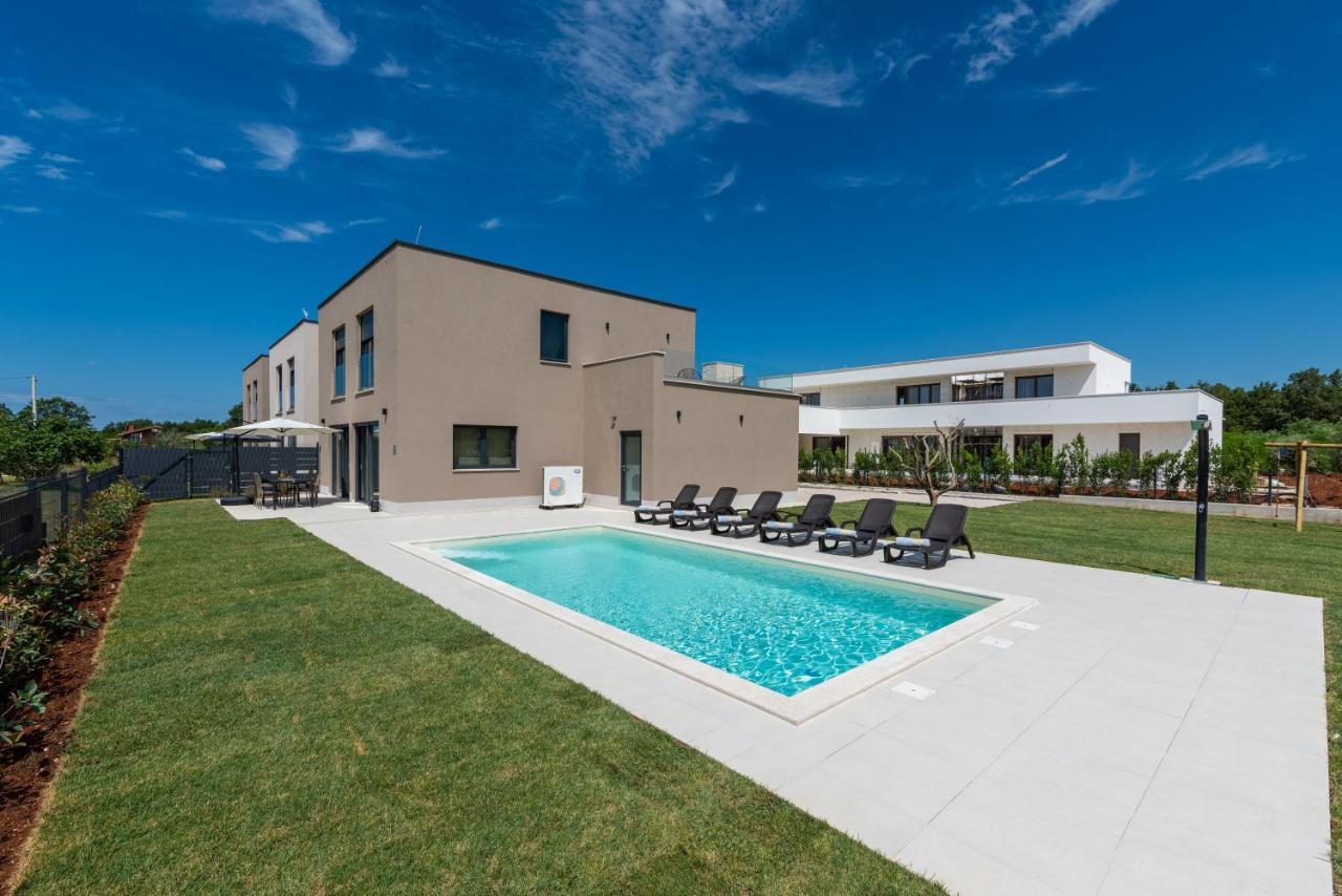 Villa Dafna Porec Bagian luar foto